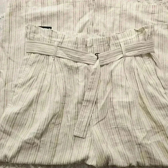 Banana Republic Linen-Blend Paperbag Pant - Picture 3 of 6